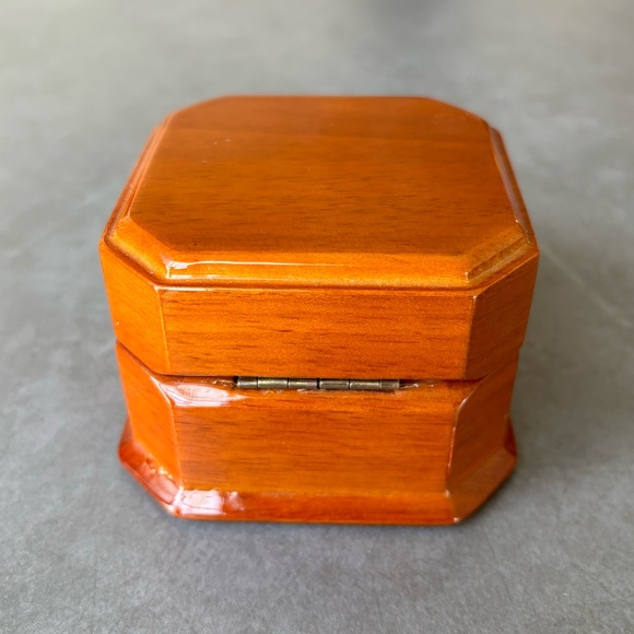 🌷Sale🌷 Beautiful Hexagon Solid Wood Jewelry Box for Earring Cufflink - Picture 3 of 9